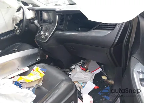 2015 Toyota Sienna Se 8 Passenger z USA, uszkodzony, nr VIN 5TDXK3DC0FS635093